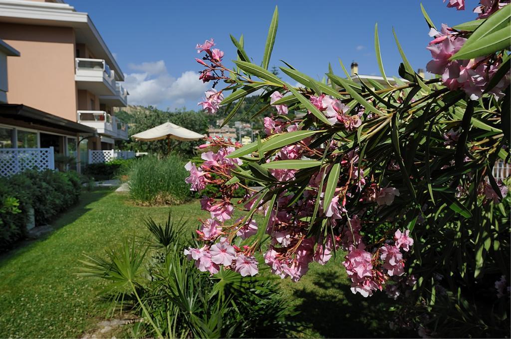 Residence Le Palme Grottammare Exterior foto